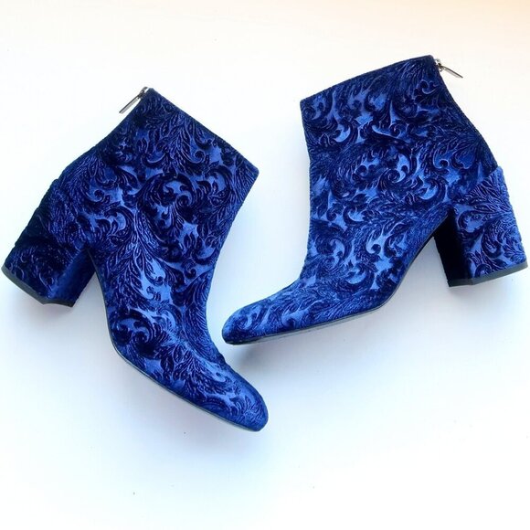 Stuart Weitzman Blue Floral Velvet Block Heel Ankle Boots Booties Size 9.5 - Picture 1 of 16